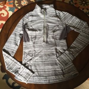 Lululemon 1/2 zip grey shirt size 6